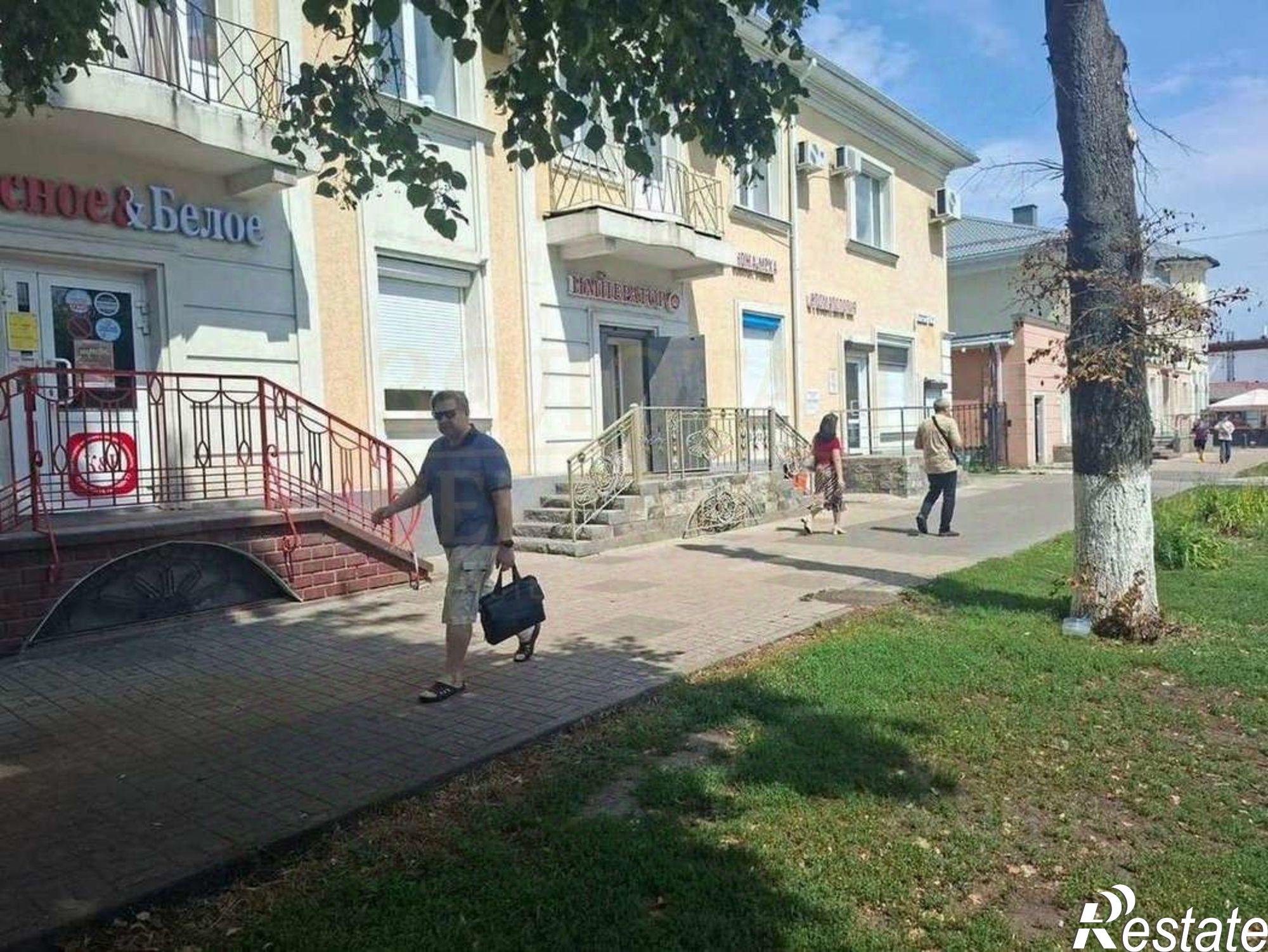 Сдать торговое помещение за 6 667 рублей на Народный б-р, 92