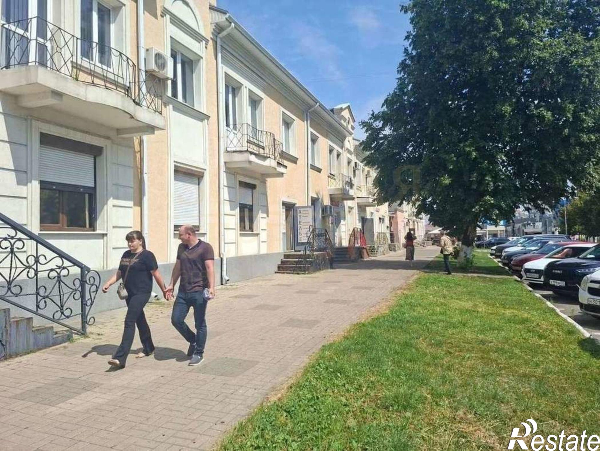 Сдать торговое помещение за 6 667 рублей на Народный б-р, 92