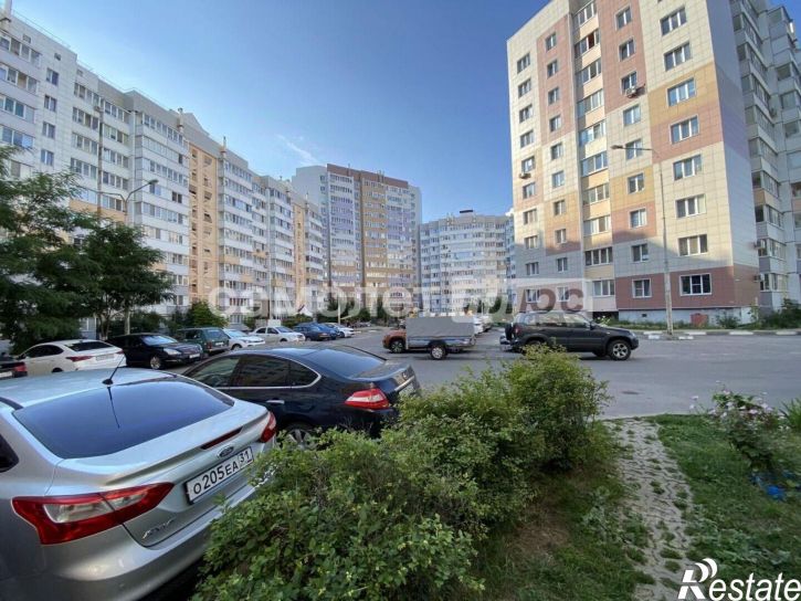 3-комн квартира б-р Юности, 45,  д. 45