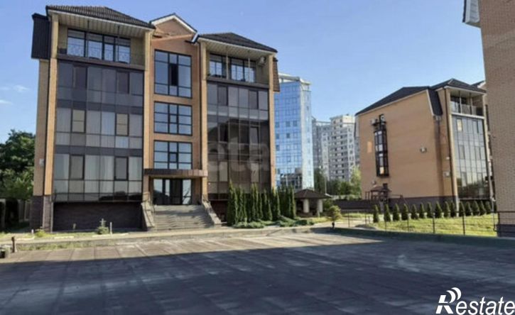 4-комн квартира ул им Катукова М.Е., 8,  д. 8