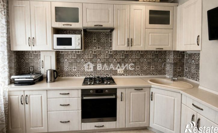 3-комн квартира пр-кт Славы, 90,  д. 90