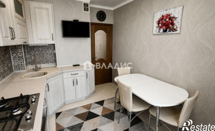 3-комн квартира пр-кт Славы, 90,  д. 90