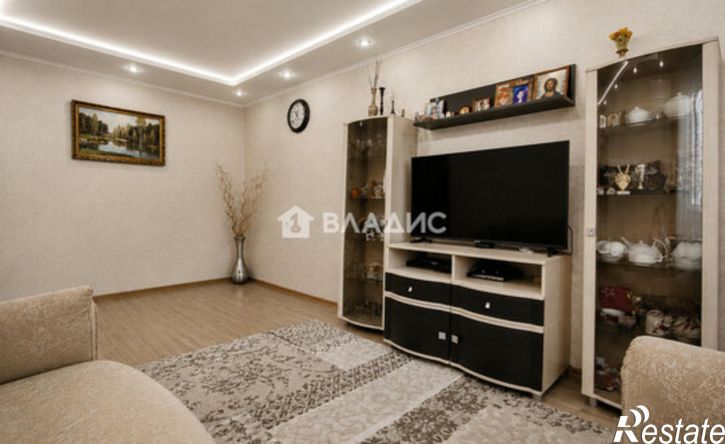 3-комн квартира пр-кт Славы, 90,  д. 90