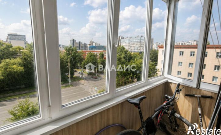 3-комн квартира пр-кт Славы, 90,  д. 90