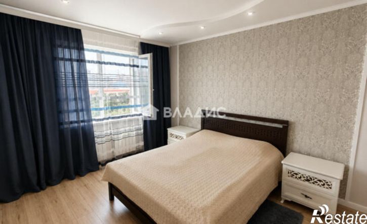 3-комн квартира пр-кт Славы, 90,  д. 90