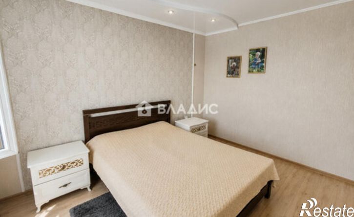 3-комн квартира пр-кт Славы, 90,  д. 90