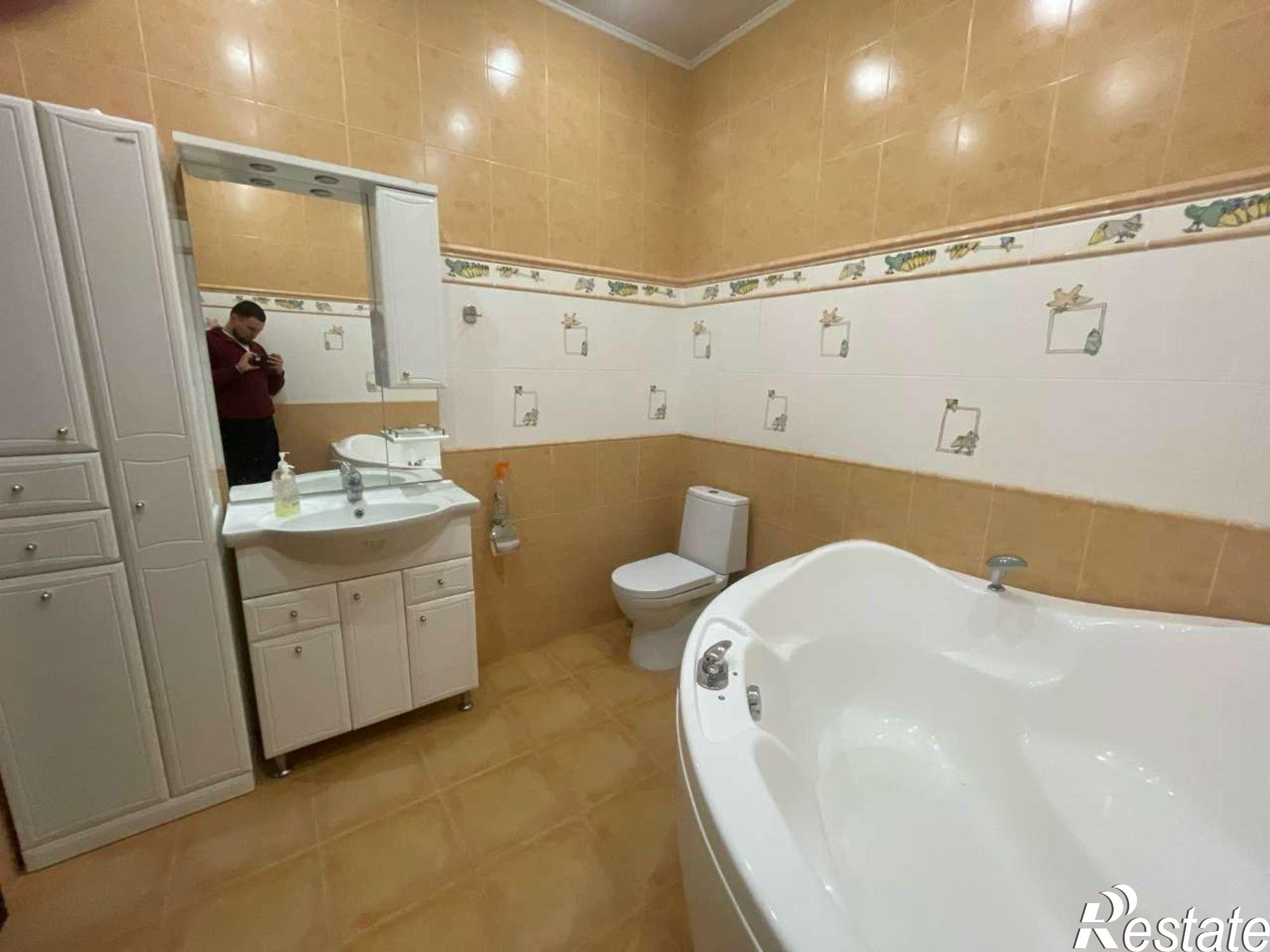 Купить квартиру за 12 500 000 рублей на Победы улица, 124