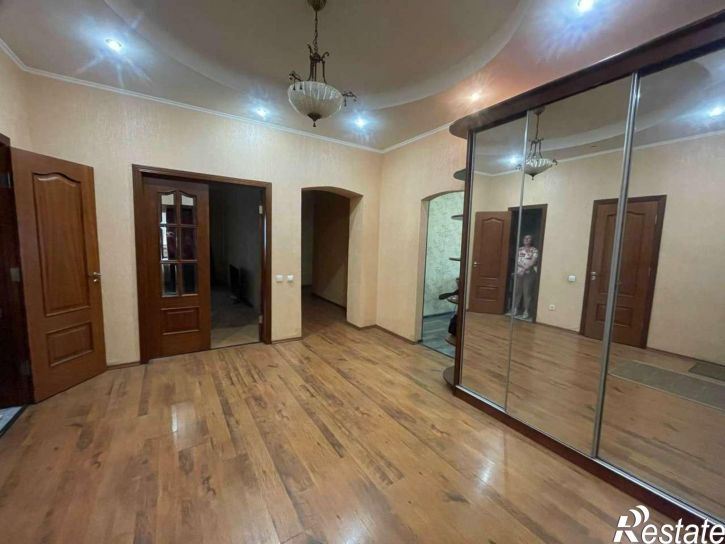 3-комн квартира Победы улица, 124