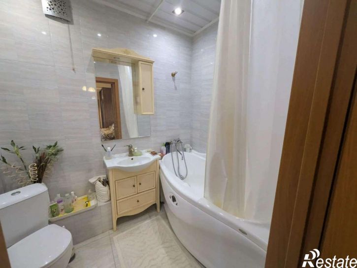 3-комн квартира Газовиков улица, 11