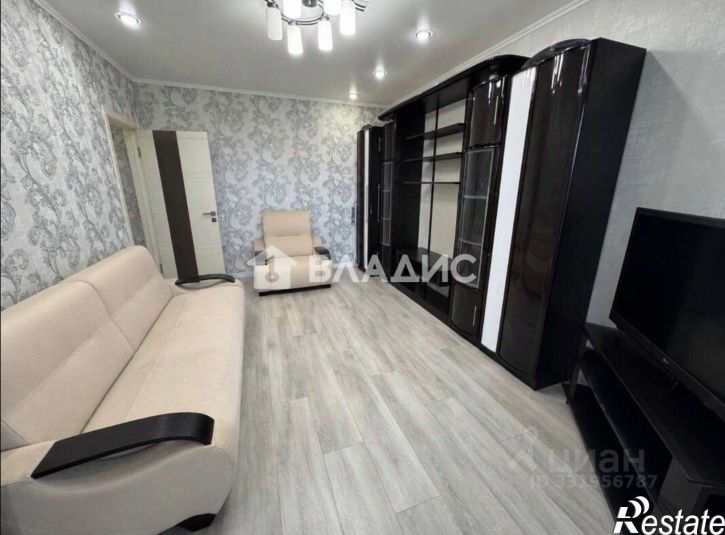 3-комн квартира ул Гостенская, 16,  д. 16