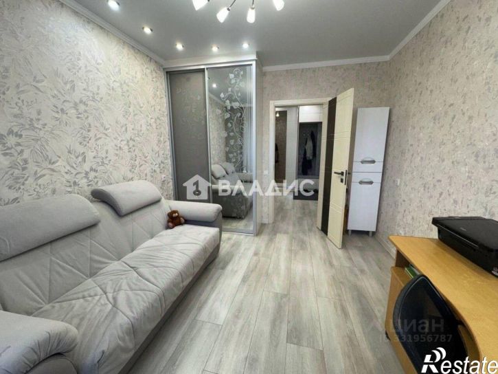 3-комн квартира ул Гостенская, 16,  д. 16