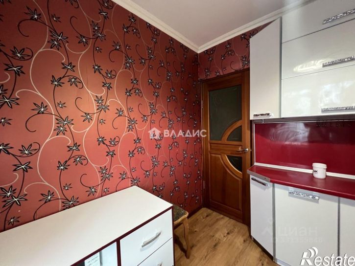 3-комн квартира ул Шершнева, 4,  д. 4