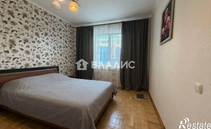 2-комн квартира ул 5 Августа, 42,  д. 42