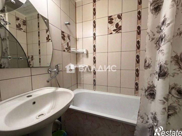 2-комн квартира ул 5 Августа, 42,  д. 42