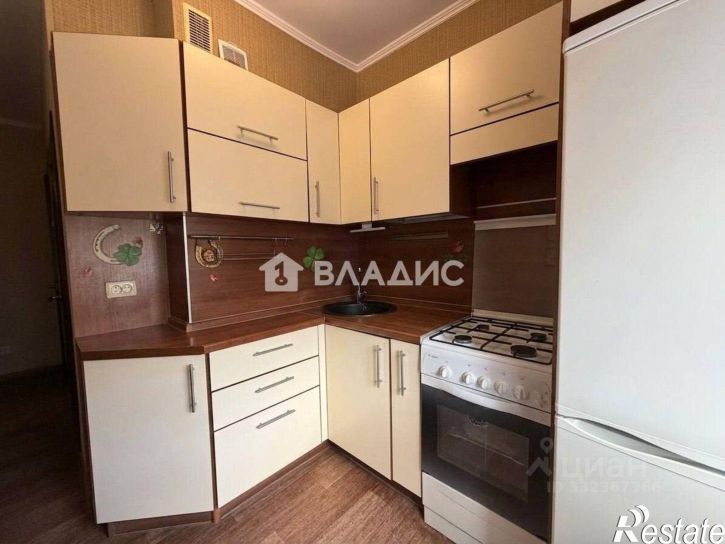 2-комн квартира ул 5 Августа, 42,  д. 42