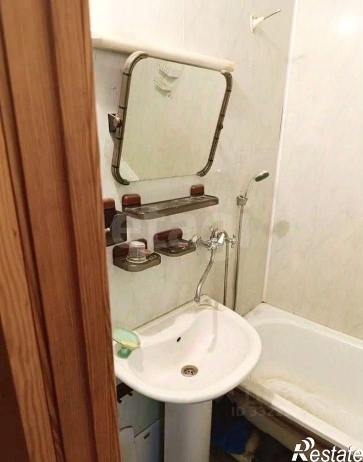 2-комн квартира б-р 1 Салюта, 3,  д. 3