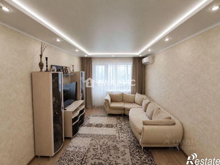 3-комн квартира пр-кт Славы, 90,  д. 90