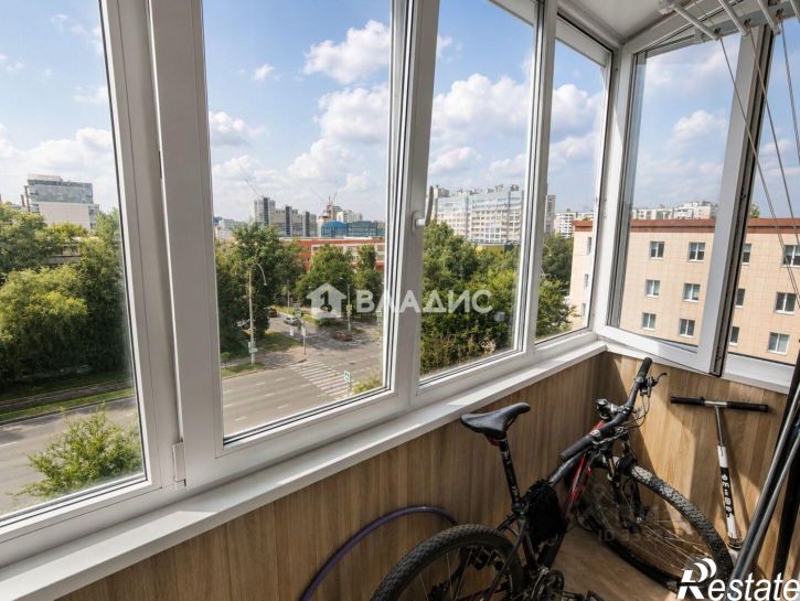 3-комн квартира пр-кт Славы, 90,  д. 90