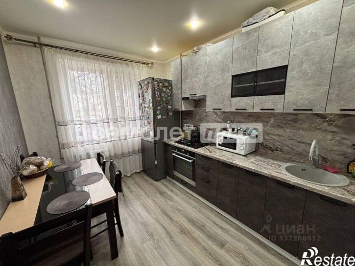 4-комн квартира пр-кт Ватутина, 19,  д. 19