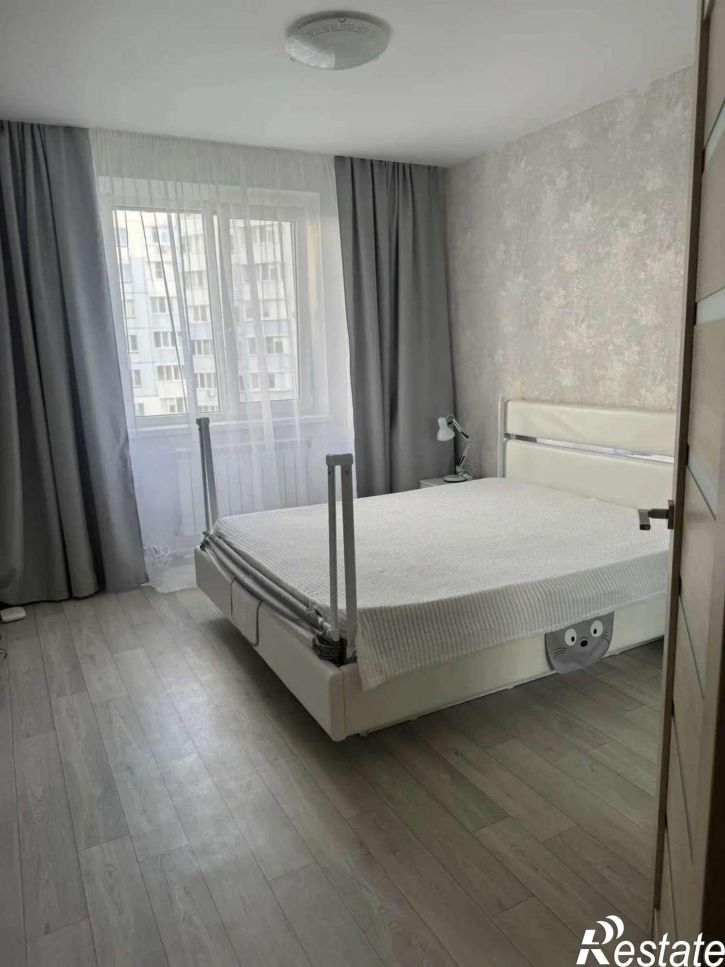 3-комн квартира Есенина улица, 46