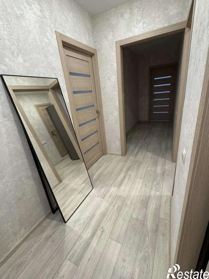 3-комн квартира Есенина улица, 46