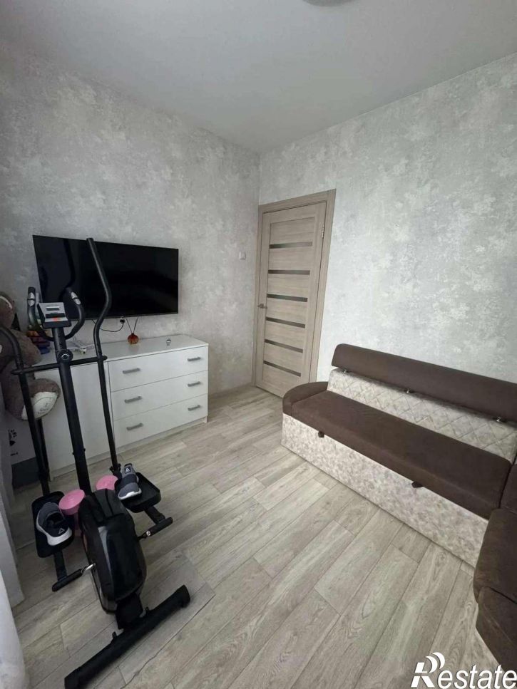 3-комн квартира Есенина улица, 46