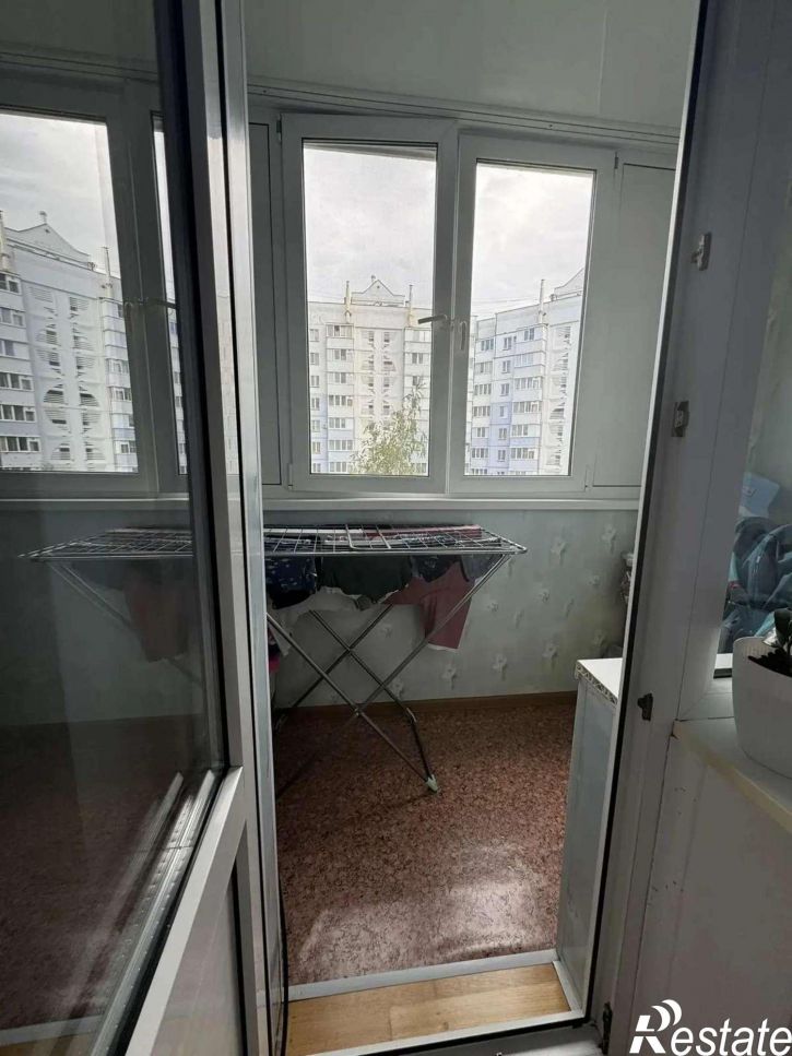 3-комн квартира Есенина улица, 46