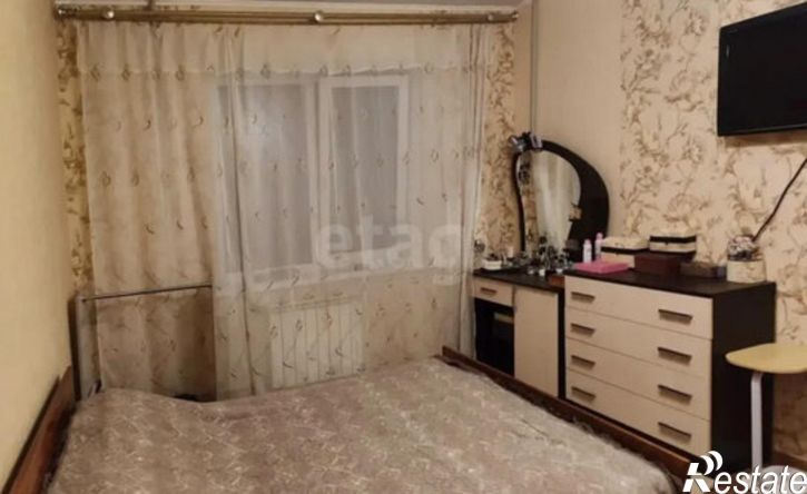 4-комн квартира б-р Юности, 8,  д. 8