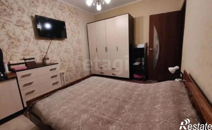 4-комн квартира б-р Юности, 8,  д. 8