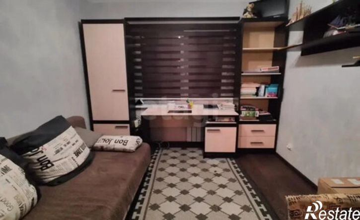 4-комн квартира б-р Юности, 8,  д. 8