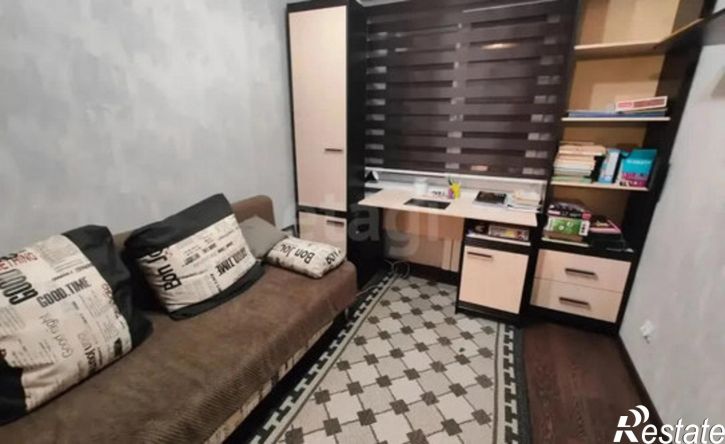 4-комн квартира б-р Юности, 8,  д. 8