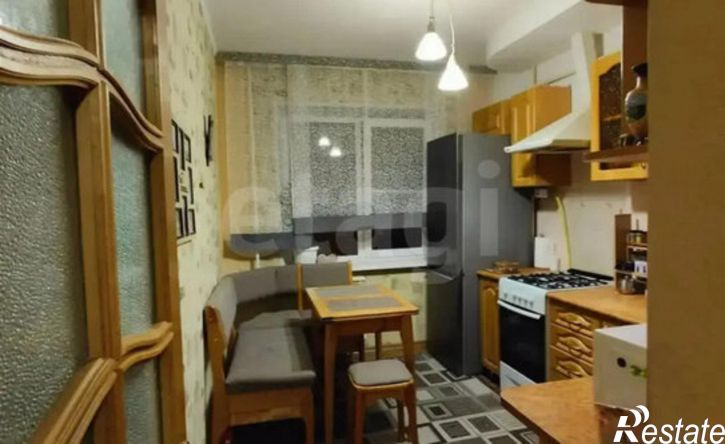 4-комн квартира б-р Юности, 8,  д. 8