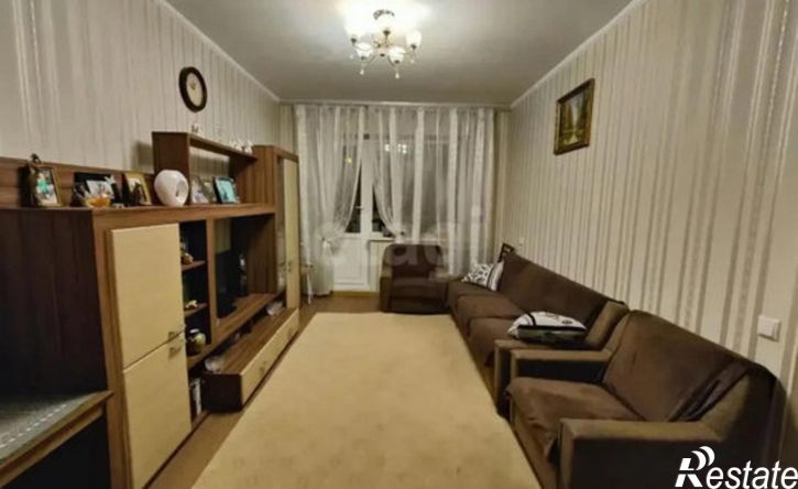 4-комн квартира б-р Юности, 8,  д. 8