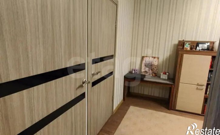 4-комн квартира б-р Юности, 8,  д. 8
