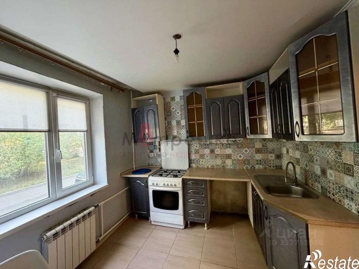 3-комн квартира ул Шаландина, 8,  д. 8