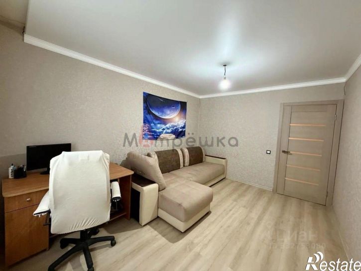 3-комн квартира ул Шаландина, 8,  д. 8