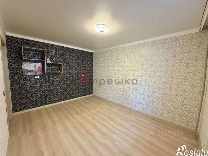 3-комн квартира ул Шаландина, 8,  д. 8