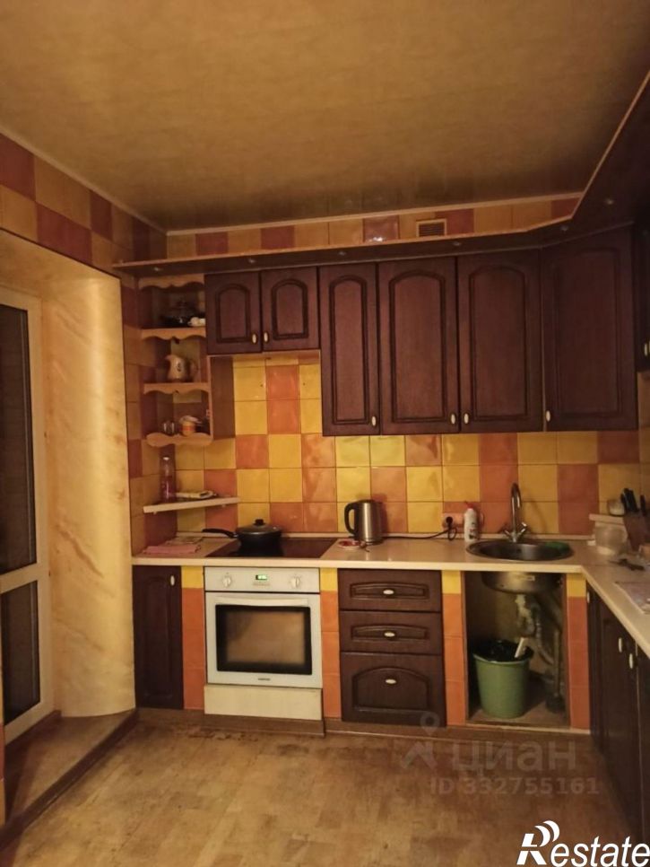3-комн квартира ул Гостенская, 2,  д. 2