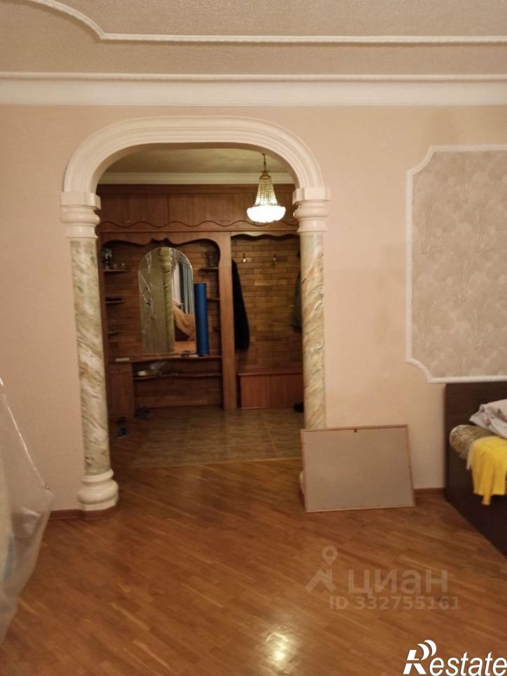 3-комн квартира ул Гостенская, 2,  д. 2