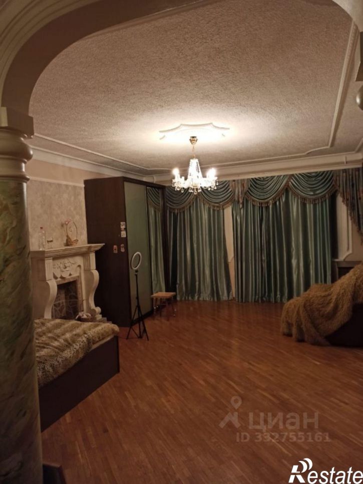 3-комн квартира ул Гостенская, 2,  д. 2