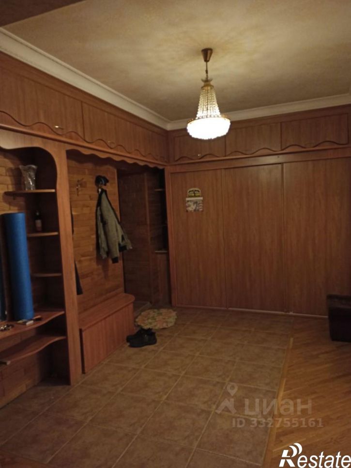 3-комн квартира ул Гостенская, 2,  д. 2