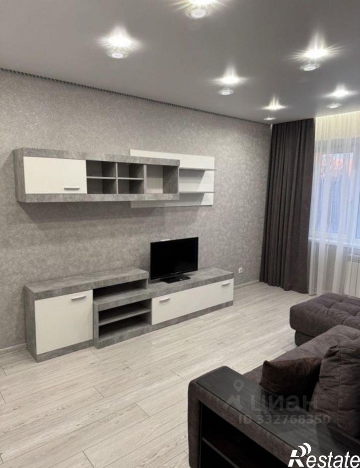 1-комн квартира б-р Юности, 8,  д. 8