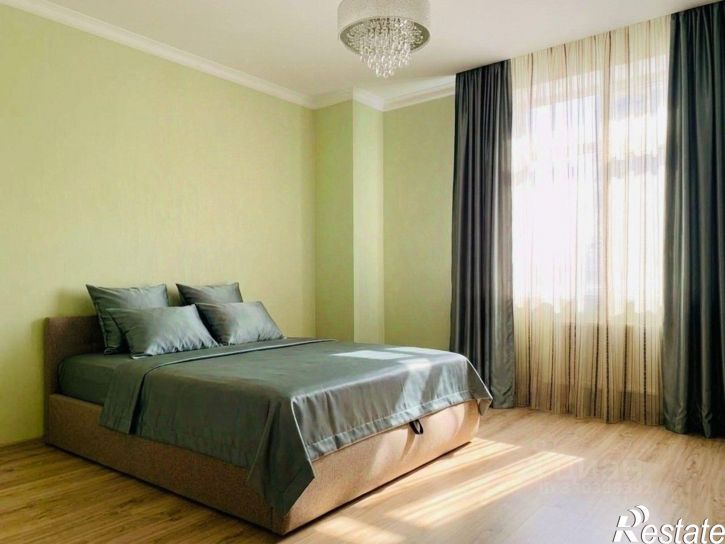3-комн квартира Свято-Троицкий б-р, 15,  д. 15
