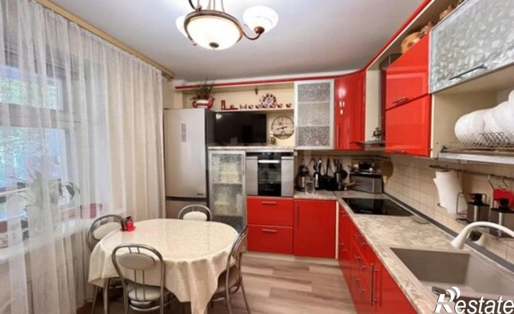 2-комн квартира ул 5 Августа, 35,  д. 35