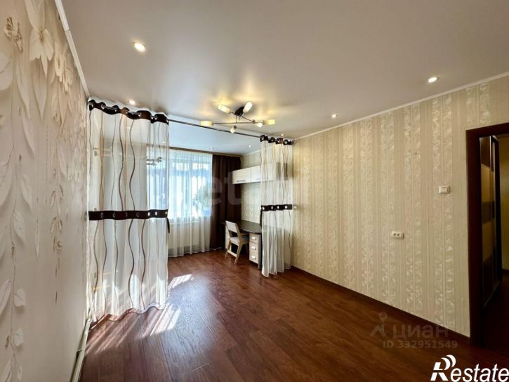 3-комн квартира б-р Юности, 29,  д. 29