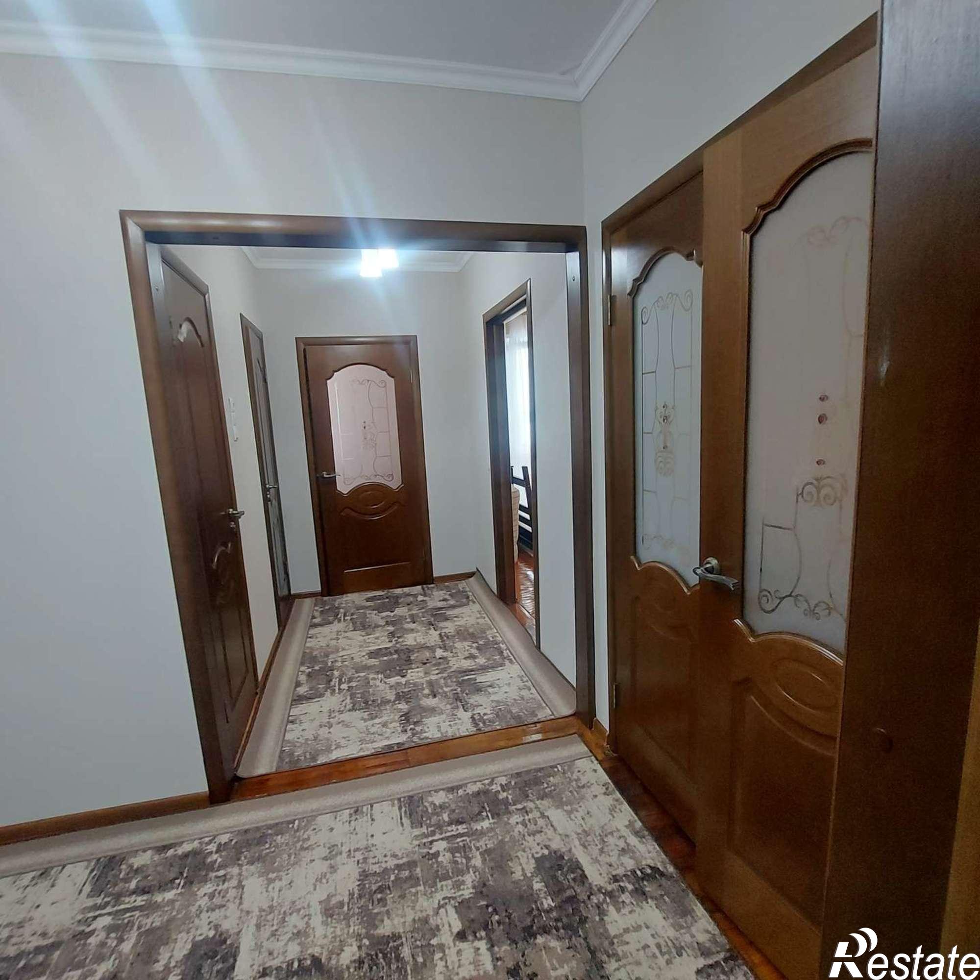 Купить квартиру за 9 400 000 рублей на Есенина улица, 50