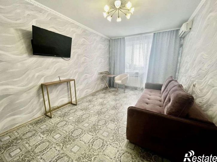 1-комн квартира Есенина улица, 42