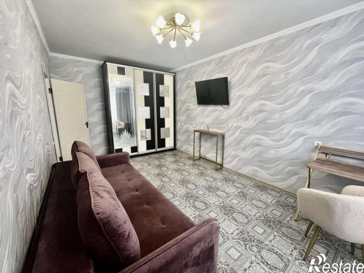 1-комн квартира Есенина улица, 42