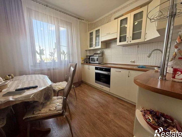 3-комн квартира Королева улица, 6