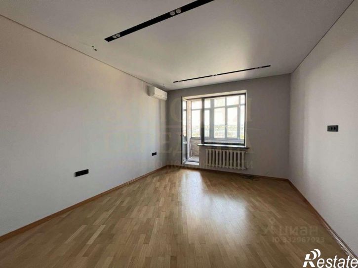 3-комн квартира пр-кт Славы, 43,  д. 43